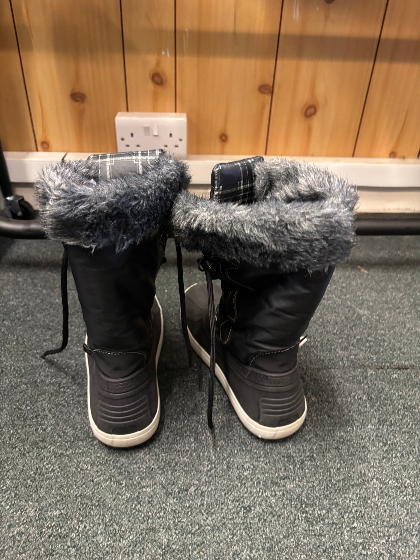 Pre-loved Adult Amelia Boots Size 38/39 (101) Grade B